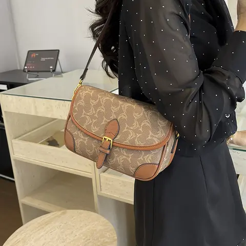 حقيبة كتف مربعة صغيرة بحزام سلسلة للنساء