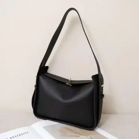 Niche Commuter Design Leather Crossbody Underarm Bag