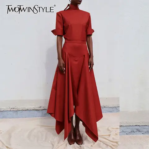 طقم نسائي من قطعتين بلوزة بياقة عالية وتنورة ميدي TWOTWINSTYLE